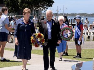 BallinaNewsDaily_RemeemberanceDay_Julie and Col Lee