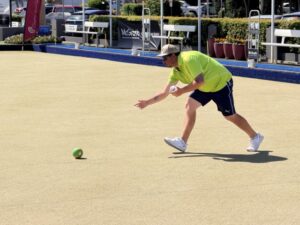 BallinaNewsDaily_Peter Taylor bowls