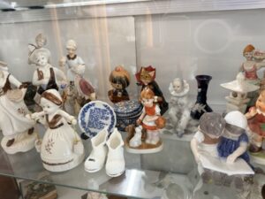 BallinaNewsDaily_figurines on sale